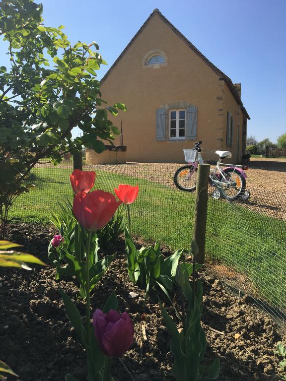Gite De La Hertaudiere Montbizot Kültér fotó