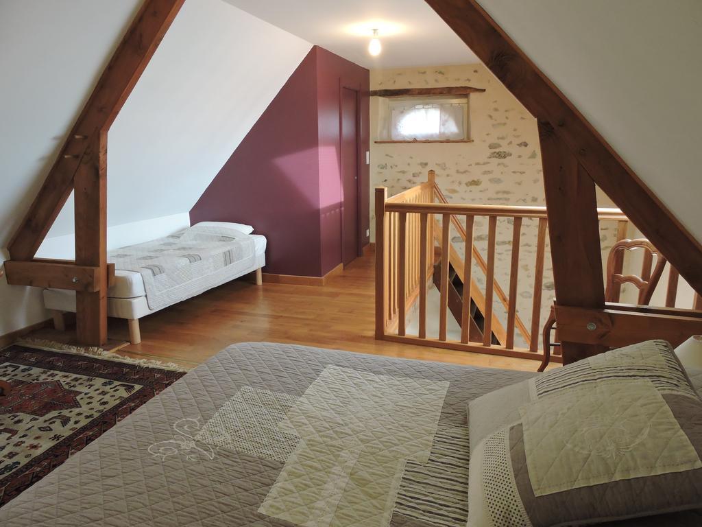 Gite De La Hertaudiere Montbizot Kültér fotó